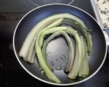 Foto del paso 4 de la receta: Acelga rellena, bañada con salsa de avellanas y almendras