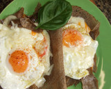 Foto del paso 6 de la receta: Galettes a la albahaca con huevos y quesos