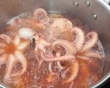 Foto del paso 3 de la receta: Tortitas de pulpo en su salsa