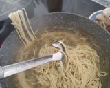 Foto del paso 9 de la receta Espaguetis con Almejas y Gambones en Salsa Verde