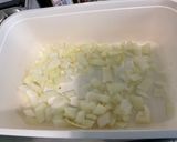Une image de l'étape 7 de Courgettes et poivrons au lard et épices.