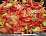 Foto del passaggio 2 della ricetta Pollo con peperoni al forno