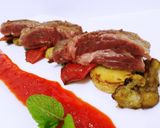 Foto del paso 8 de la receta Pluma ibérica con parrillada de verduras asadas y pimientos caramelizados