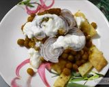 A picture of step 4 of Samosa chaat recipe.
