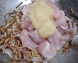 A picture of step 2 of Chicken aloo ka shorbe wala salan.