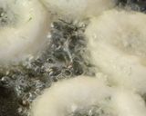 A picture of step 5 of South Indian Medu Vada.