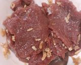 Hình bước làm 1 của món Bò bít tết salad 🥩🍴