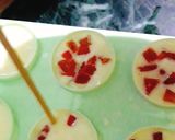 मलाई कुल्फी विथ जेली ट्विस्ट(malai kulfi with jelly twist recipe in hindi) रेसिपी चरण 5 फोटो