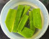 A picture of step 1 of Aloe Vera Coriander Tangy Detox Juice.