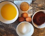 A picture of step 1 of Salame di cioccolato (chocolate sausage).
