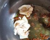 Foto del paso 4 de la receta Spaguetini con salsa de cebolla y pimiento rojo