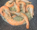 Foto del paso 8 de la receta: Wok de langostinos con rape