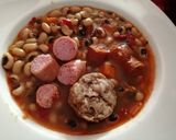 Foto del paso 5 de la receta: Carillas con verduras, salchichas y butifarra