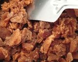गुड़ और मूंगफली की बर्फी(Gud aur moongfali ki barfi recipe in Hindi) रेसिपी चरण 3 फोटो