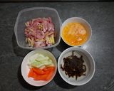 Hình bước làm 1 của món Thịt heo xào trứng & rau củ