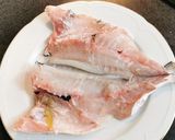 Foto del paso 1 de la receta: Dorada a la Donostiarra o (Dorada a la espalda con refrito)