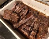 Une image de l'étape 4 de Carrés de chevreau marinés et grillés.