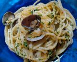 Foto del passaggio 11 della ricetta Spaghetti vongole e bottarga