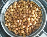 A picture of step 5 of Chanaa Chaat (Brown Chickpeas Savoury Snack).