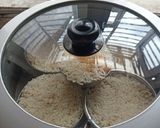 Foto langkah ke 5 dari resep Nasi Tim Ayam Jamur.