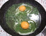 Foto del passaggio 3 della ricetta Asparagi selvatici con le uova