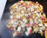 Une image de l'étape 10 de Poulet mariné aux poivrons bicolores.