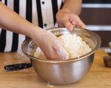 Foto langkah ke 4 dari resep Apple Pie Ala MCDONALDS: RENYAH DI LUAR GURIH DI DALAM.