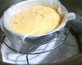 A picture of step 4 of Pound Cake with White frosting😍.