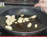 Foto del paso 2 de la receta: Conejo al ajillo