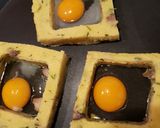 Foto del passaggio 3 della ricetta Cornice di polenta ai funghi con uovo