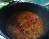 Foto del paso 3 de la receta: Patatas con carne en salsa con picada de frutos secos