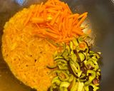 Une image de l'étape 2 de Pad Thaï aux légumes et aux crevettes.