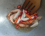 Gambar langkah 3 resipi Sayur Tumis, Tofu Telur dan Udang.