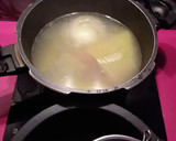 Foto del paso 1 de la receta: Sopa de coliflor con jamón y huevo cocido