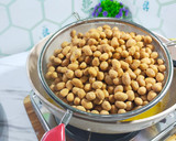 Foto langkah ke 7 dari resep Kacang Telur inspirasi kue Natal tahun baru 2021.
