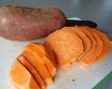 รูปขั้นตอนการทำที่ 1 ของ ครองแครงกะทิสดมันเทศหวาน (sætar kartöflur/ sweet potato)