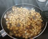 Foto del paso 3 de la receta: Garbanzos con setas y morcilla