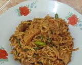 Foto langkah ke 6 dari resep Mie Goreng Tumis.