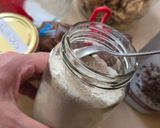 Foto del paso 1 de la receta: Mezcla en frasco para hacer galletitas de harina de avena con cacao y nueces 🍪 Cookie mix in a jar 🍪