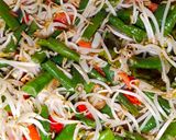 Foto langkah ke 3 dari resep Oseng tauge dan kacang panjang simple.