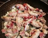 Foto del paso 1 de la receta: Arroz con menudos de pollo