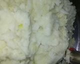 A picture of step 3 of Aloo papad.