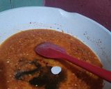 Foto langkah ke 2 dari resep Telor Ceplok Pedas.