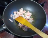 Hagymás, baconos zöldbab rizzsel recept fázis 3 fotója