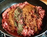 Foto del paso 1 de la receta: BAKLAWA🥧Salada de Carne con Zaatar y🍅Tomate..!