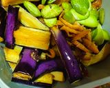 Gambar langkah 3 resipi Tumis Pedas Sayur Empat Raja.