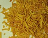 A picture of step 3 of Indian sev chaat.