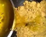 A picture of step 4 of Besan Ka Halwa💛.