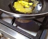 Foto langkah ke 1 dari resep Chicken Rice with Rice Cooker.