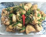 Hình bước làm 4 của món Gà kho rau răm